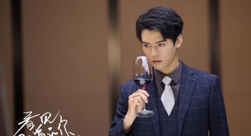 龚俊化妆师爆料了吗视频,揭秘明星化妆幕后故事  第2张